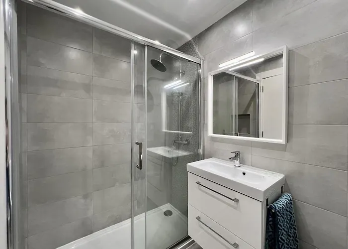 Apartment Brightness 2 With Pool By Homing *