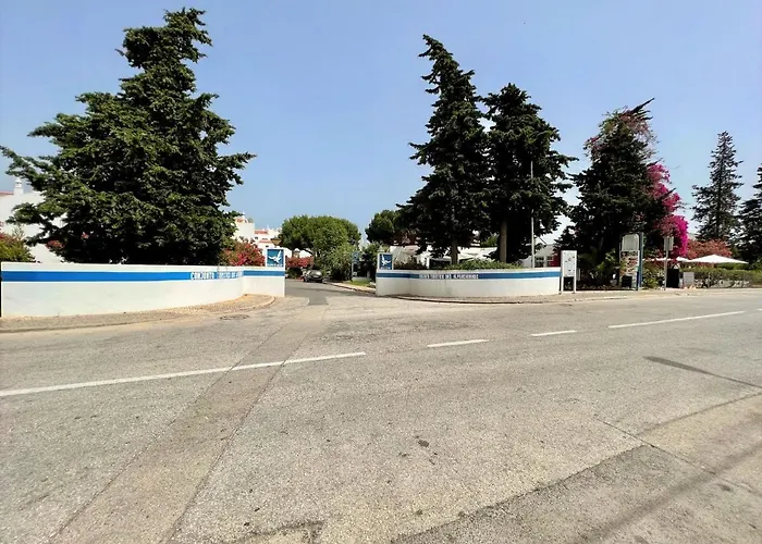 Brightness 2 With Pool By Homing *